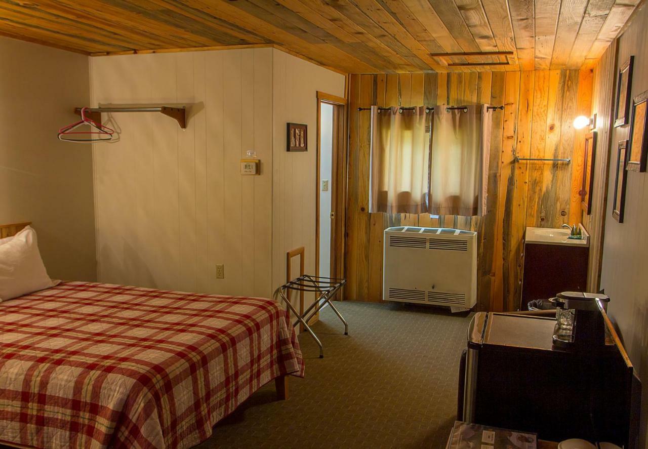 High Country Motel And Cabins Cooke City Eksteriør billede