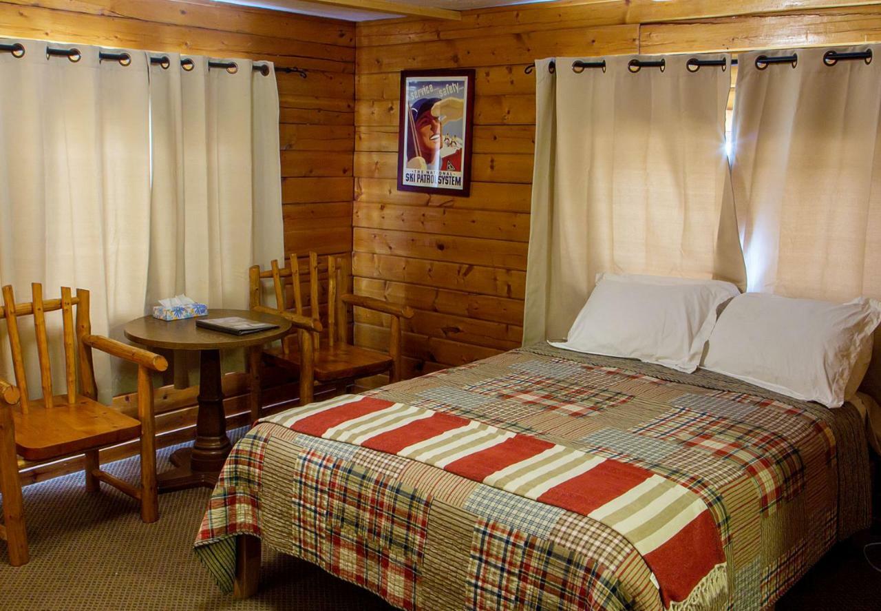 High Country Motel And Cabins Cooke City Eksteriør billede